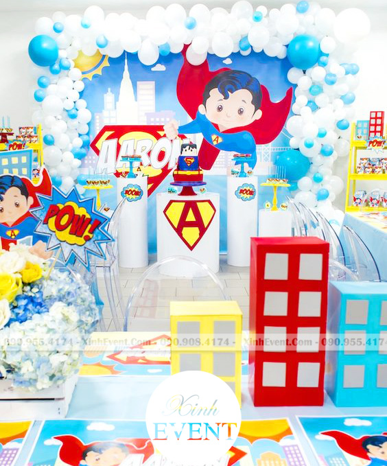 Trang trí bàn sinh nhật cho bé trai theo chủ đề Superman XV097
