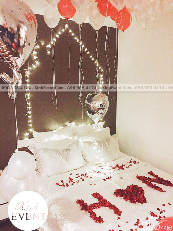 Bóng bay sinh nhật kết hợp bóng bạc và hoa trang trí phòng ngủ XV144