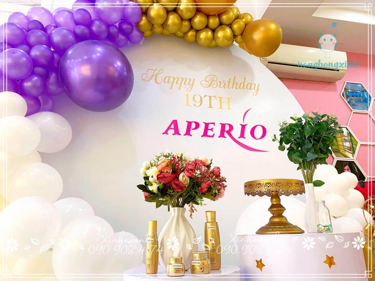 Góc trái Trang trí sinh nhật 19th Aperio đơn giản