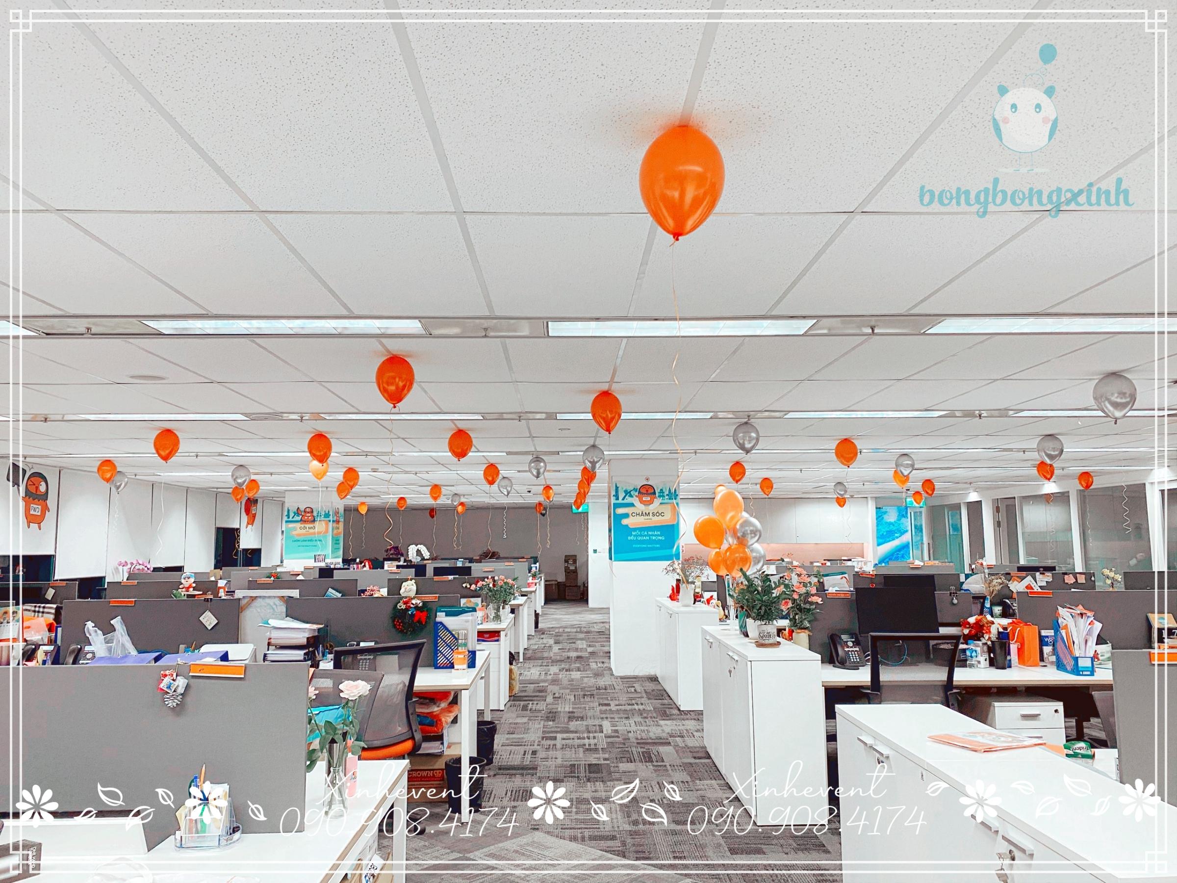 Trang trí xinh đẹp với bong bóng bay trong văn phòng