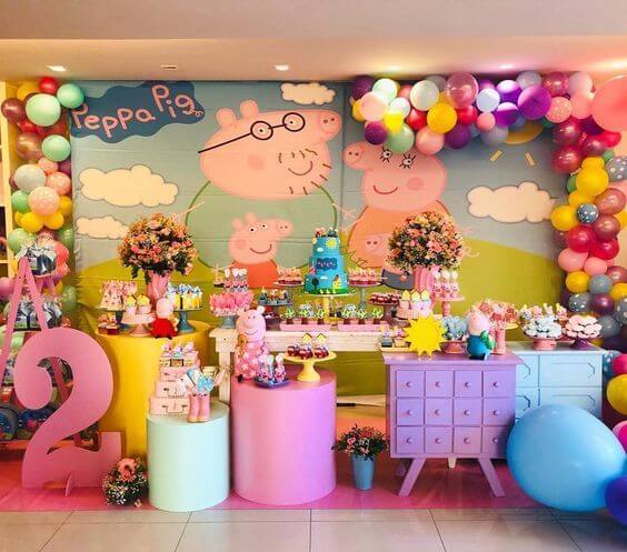 Trang trí sinh nhật cho bé 2 tuổi chủ đề Peppa Pig